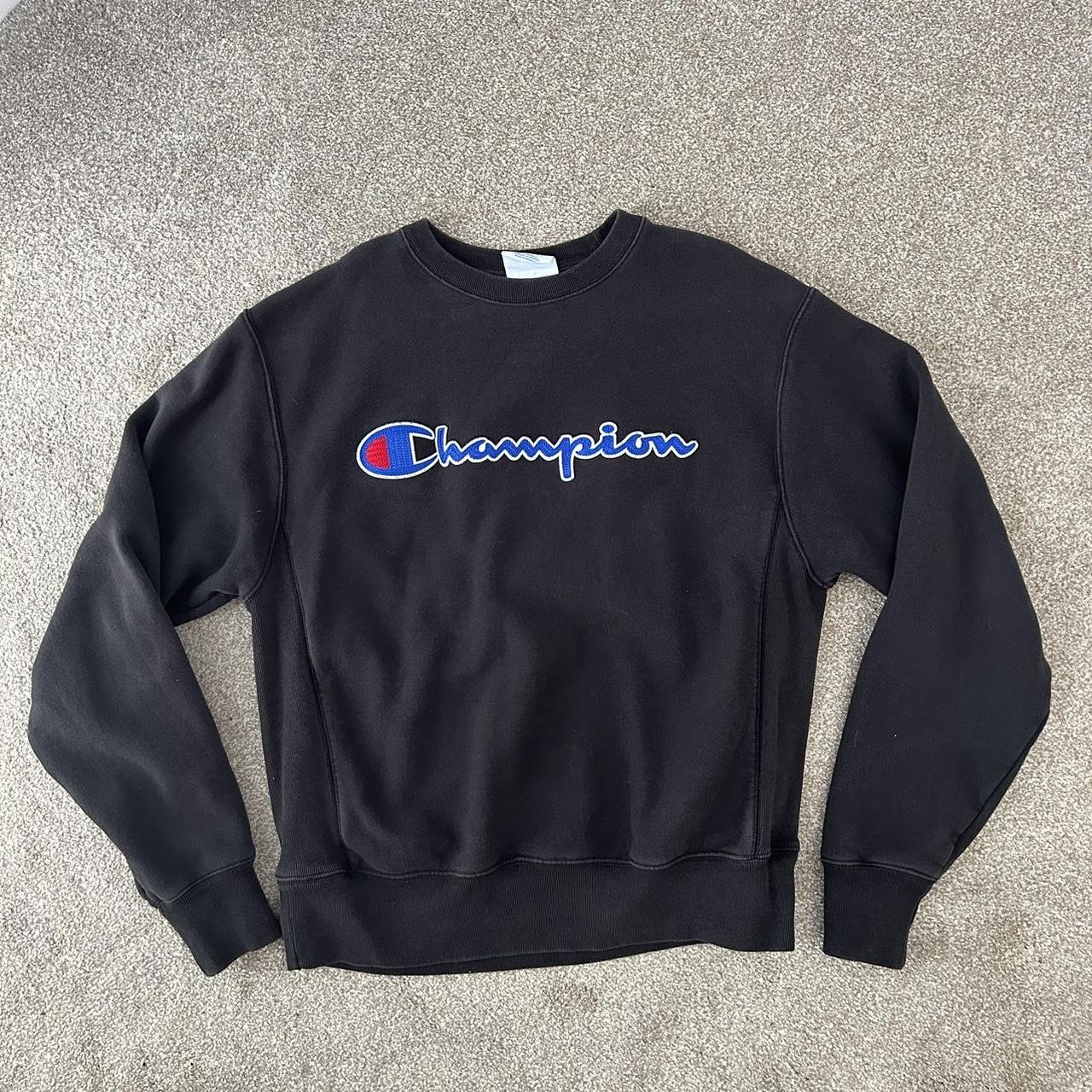 Champion Sweatshirt with cuffed sleeves. Worn but