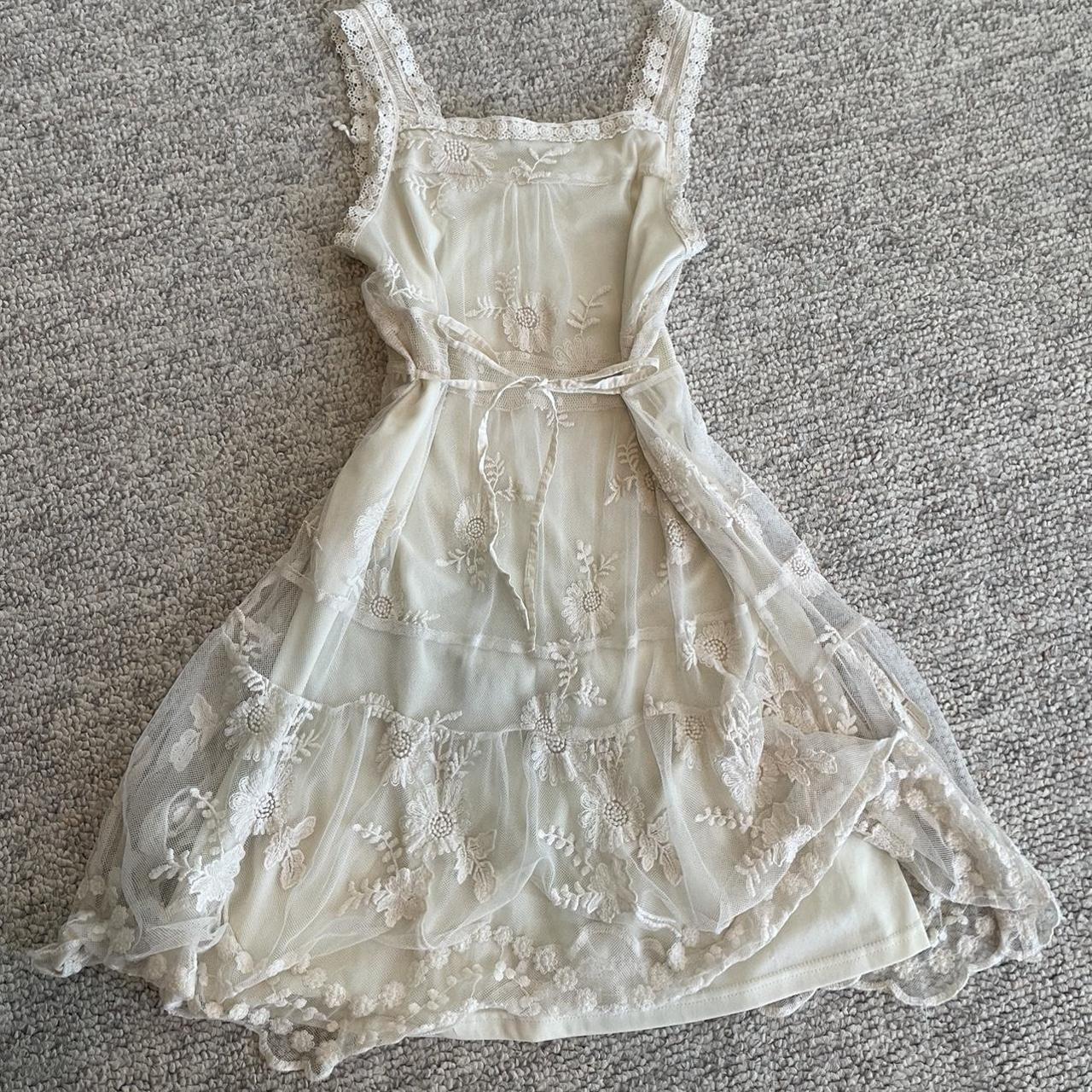 Vintage valley girl summer dress 🤍🐝 Size S - Depop