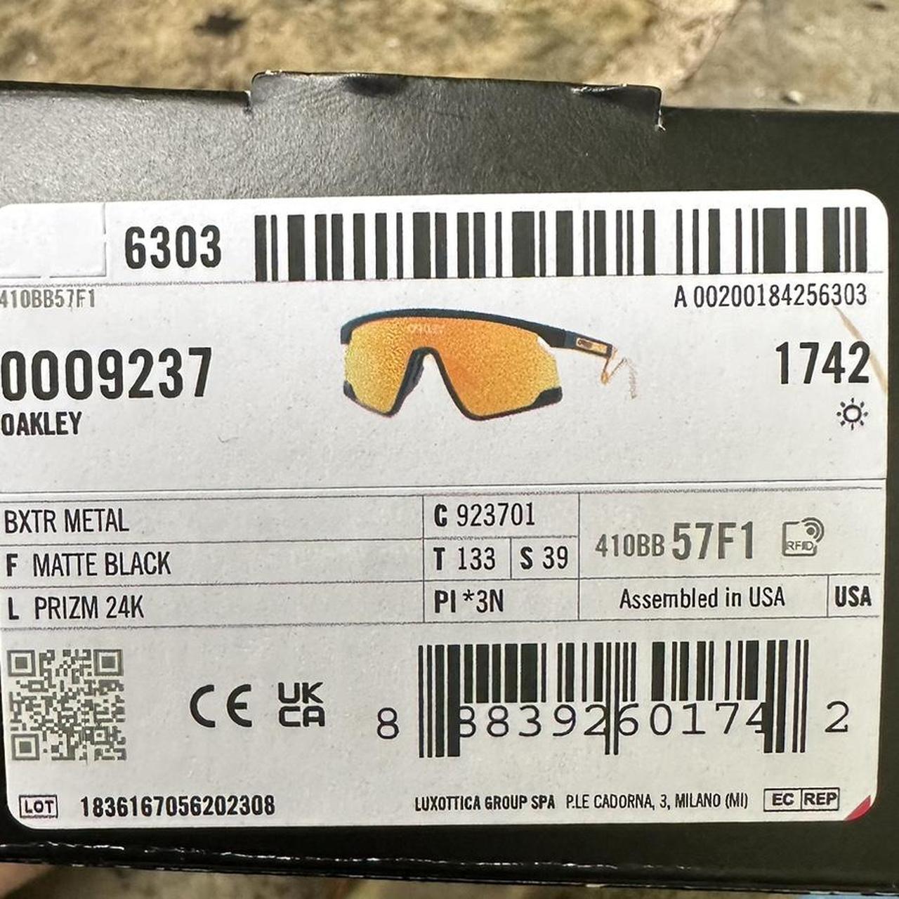 Oakley Sunglasses 9237 01 Bxtr Metal Black Matt Prizm 24K