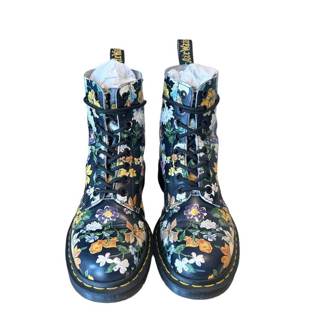 Dr martens hotsell darcy floral