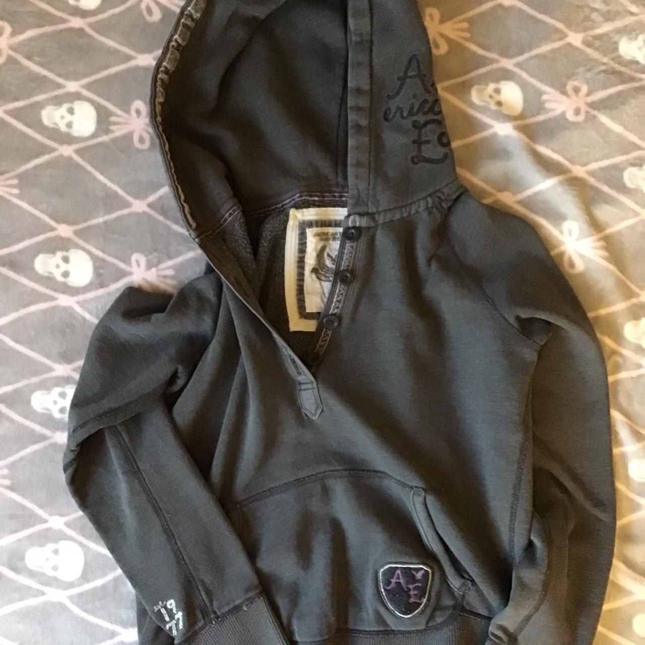 American Eagle Women's Grey Hoodie Depop