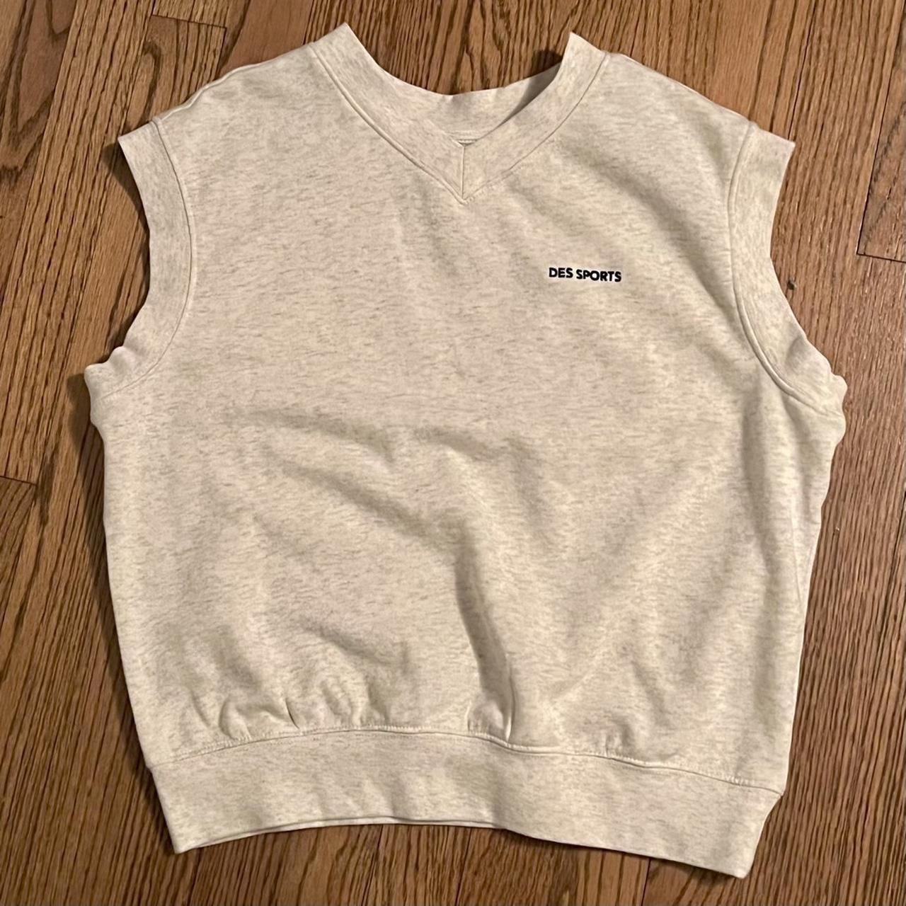 🕊h&m des sports sweater vest 🤍light grey color, v... Depop