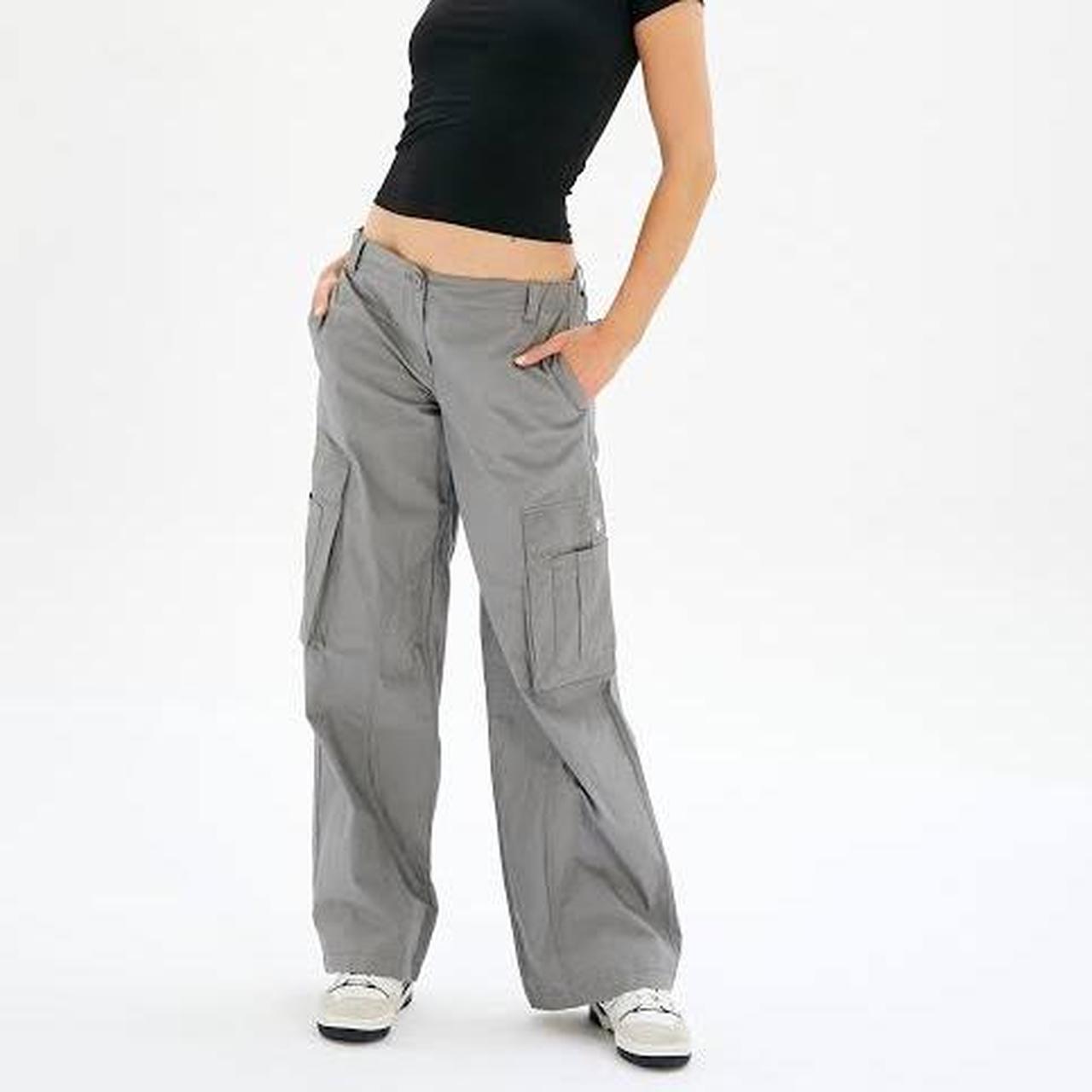 glassons low rise cargo pant grey size 6 🖤 perfect... Depop