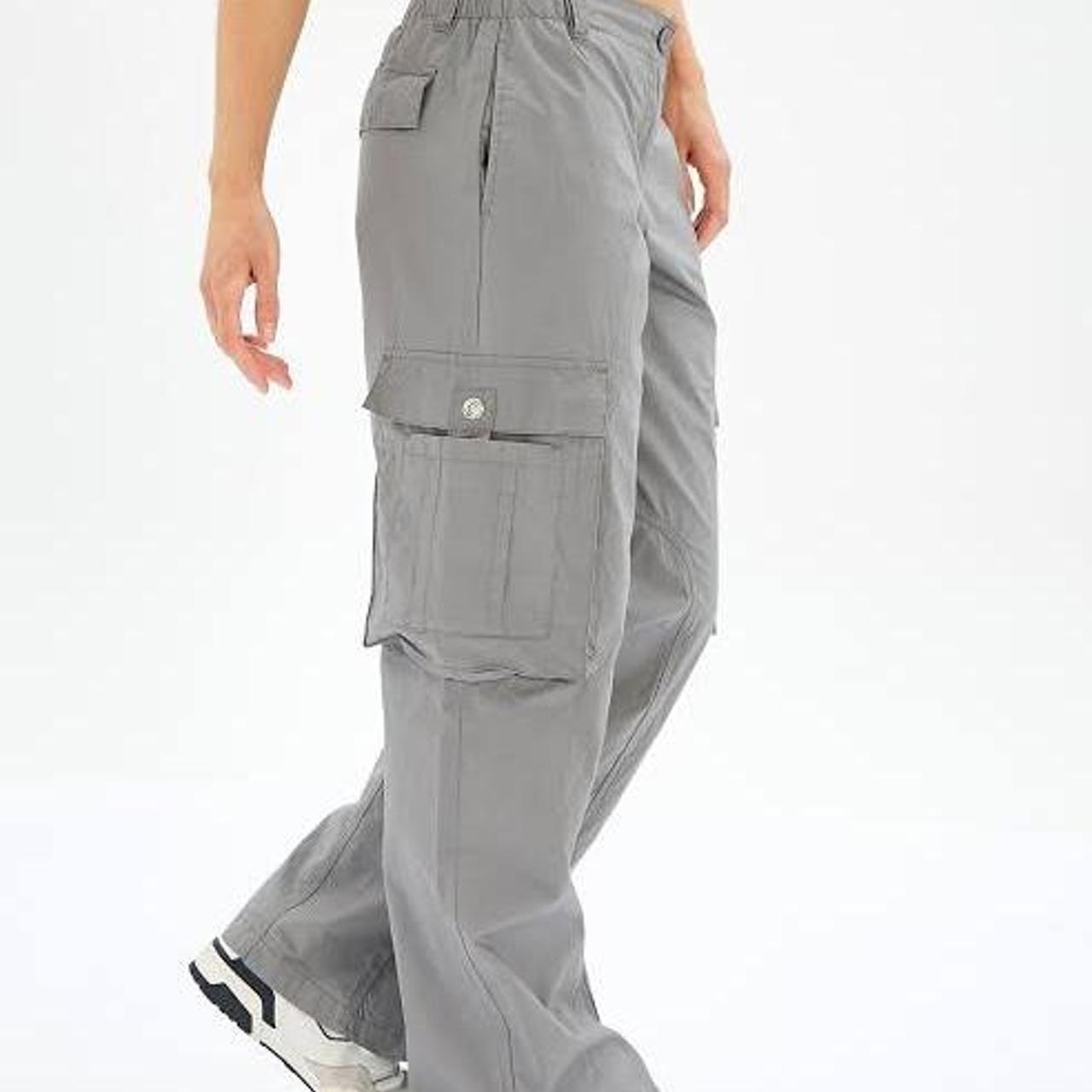 glassons low rise cargo pant grey size 6 🖤 perfect... Depop