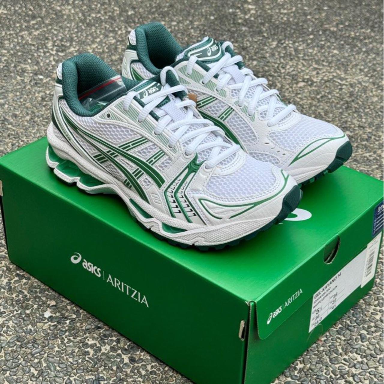人気☆ASICS X ARITZIA☆ GEL-KAYANO 14 WHITE LEPRECHAUN Asics x Aritzia Gel Kayano 14 Green White Leprechaun. Sz Men