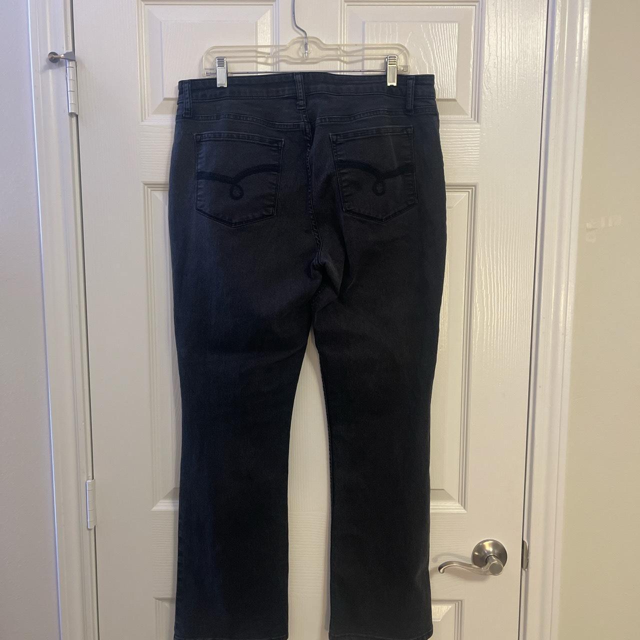 Levi’s mid rise denim bootcut jeans - Depop