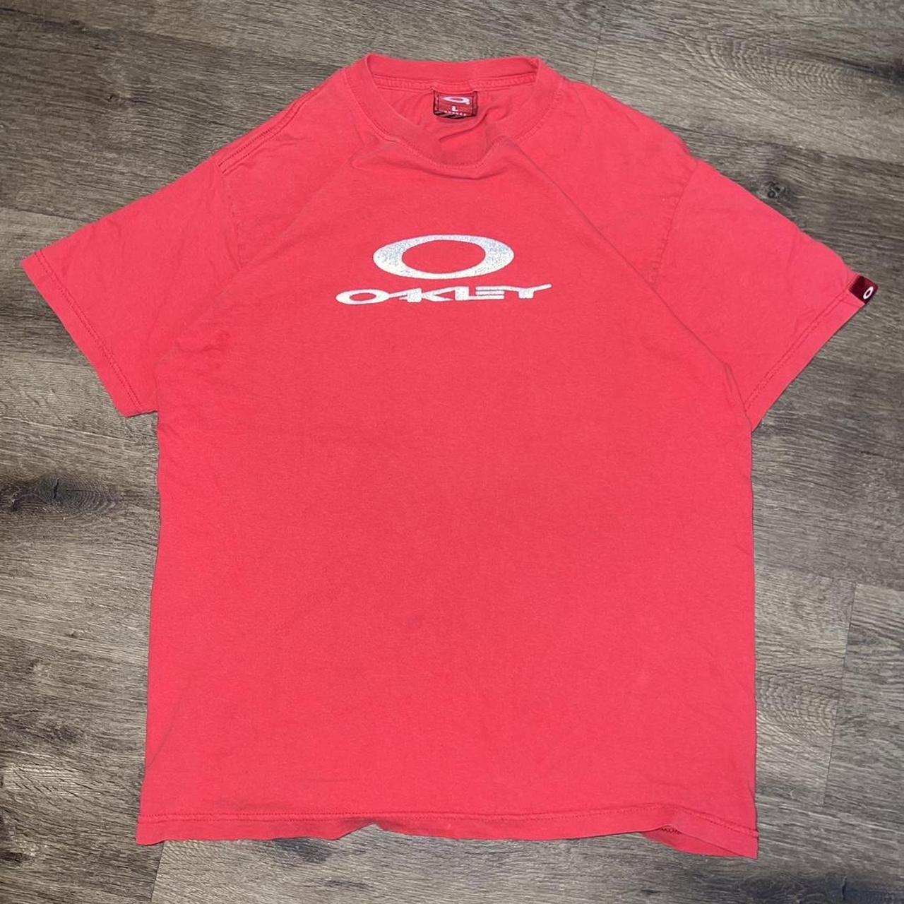 Y2K Vintage Center Logo Oakley T-Shirt fits m-l - Depop