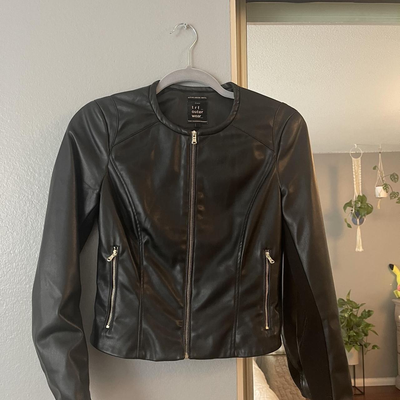 Zara Women's Black and Gold Jacket | Depop