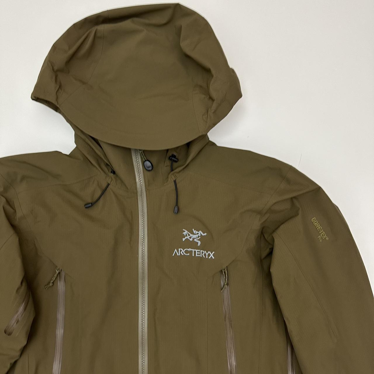 最安 Men's Green Moss Dark Jacket AR Beta Arc'teryx XS Depop | ジャケット・アウター