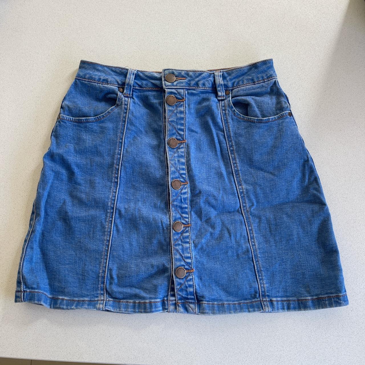 Forever new denim skirt size 8 Worn a few times only - Depop