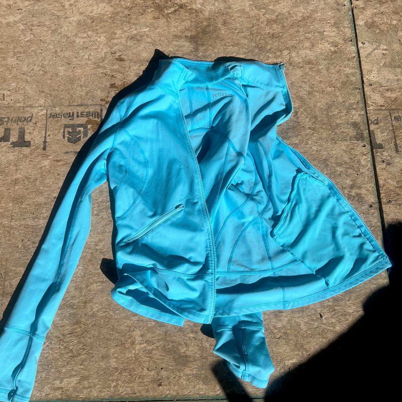 Zella Women's Jacket - Blue - M – Blue Zella zip-up jacket! Minor flaw on …