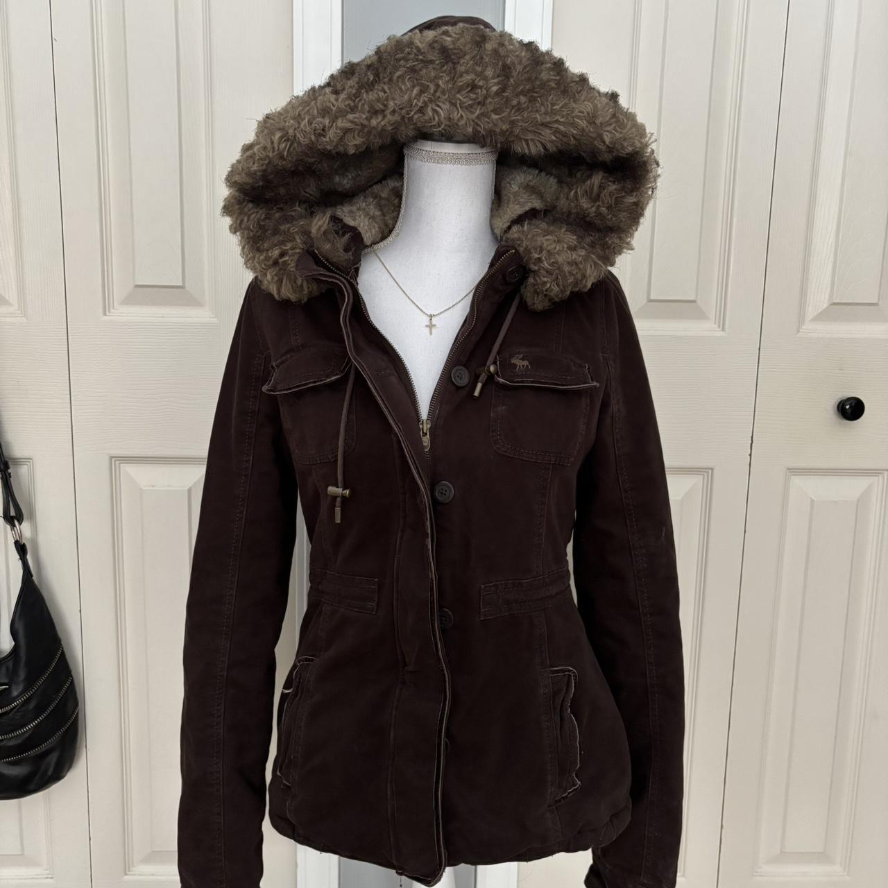 Y2k fur-jacket - Depop