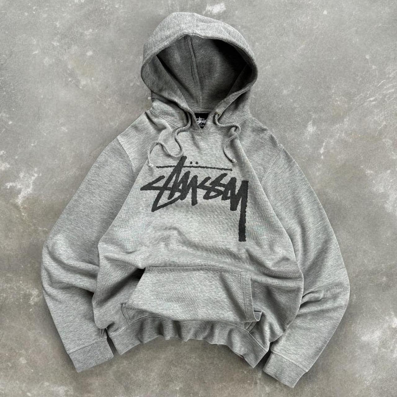 Men’s Medium Stüssy Graphic Print Fleece Hooded shops Pulliver Sweatshirt Grey