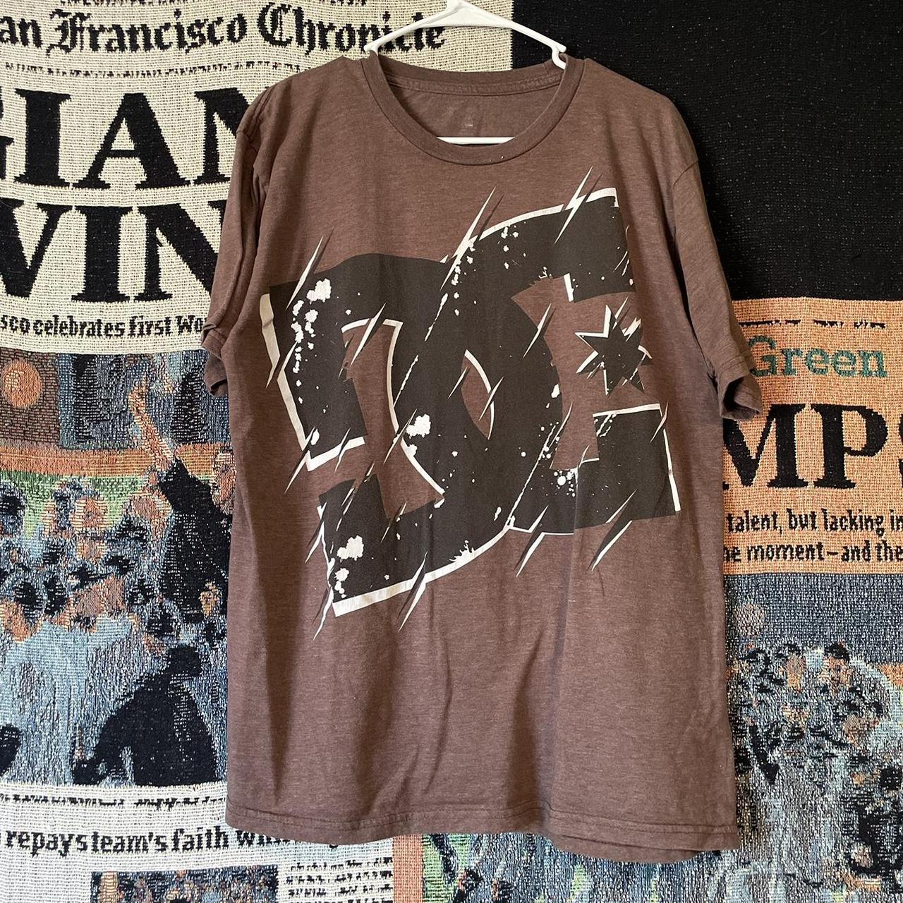 DC Shoes Men's Brown and White T-shirt | Depop