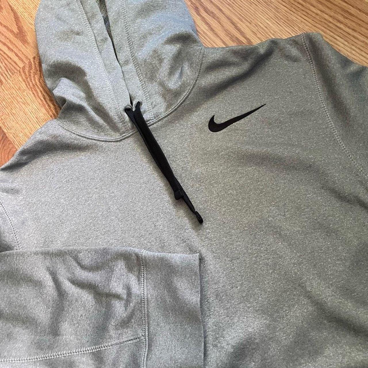 Mens small store nike hoodie