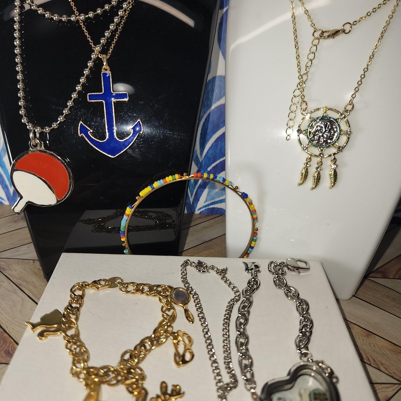 Vintage on sale jewelry necklaces