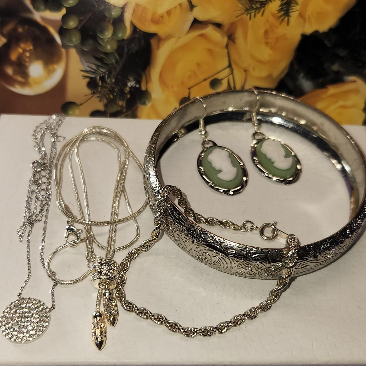 Silver toned high quality jewelry lot