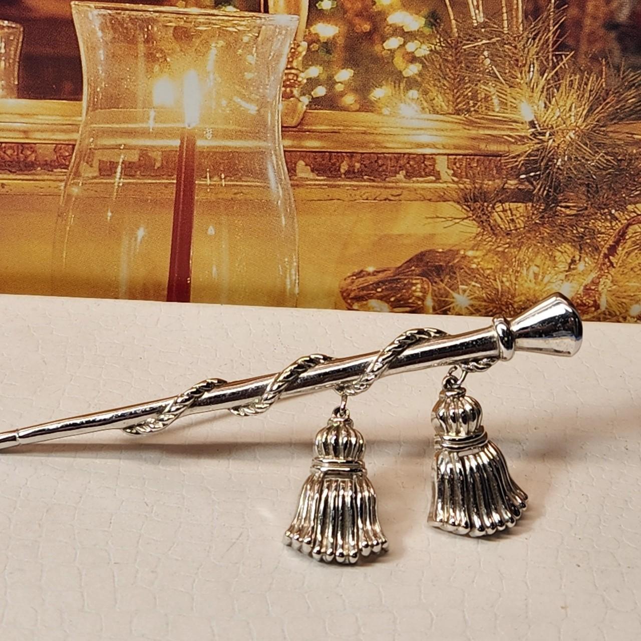#2135, TRIFARI PAD PEND 1941's " CROWN TRIFARI... - Depop