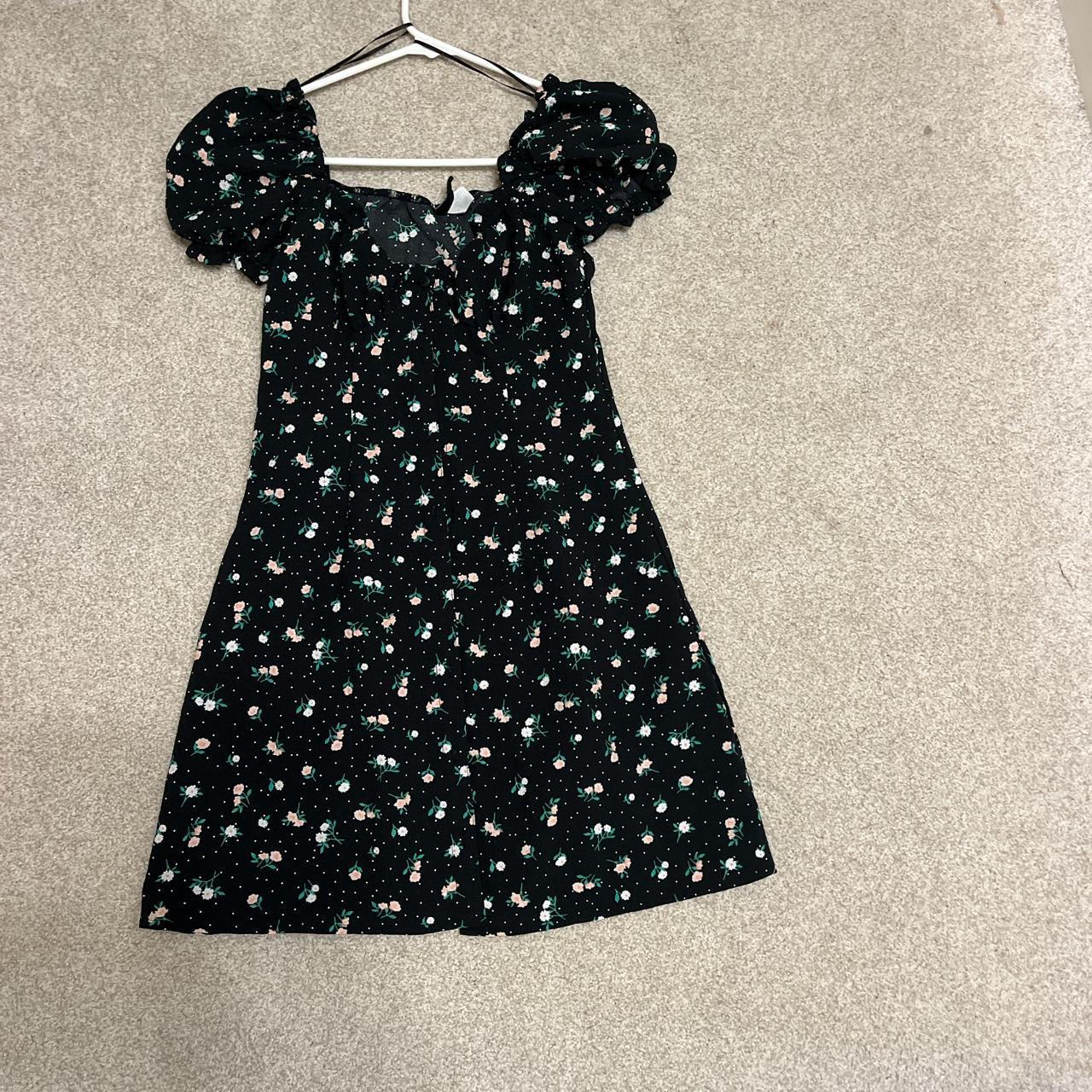 H and m mini dress. This dress has puffy sleeves and... Depop