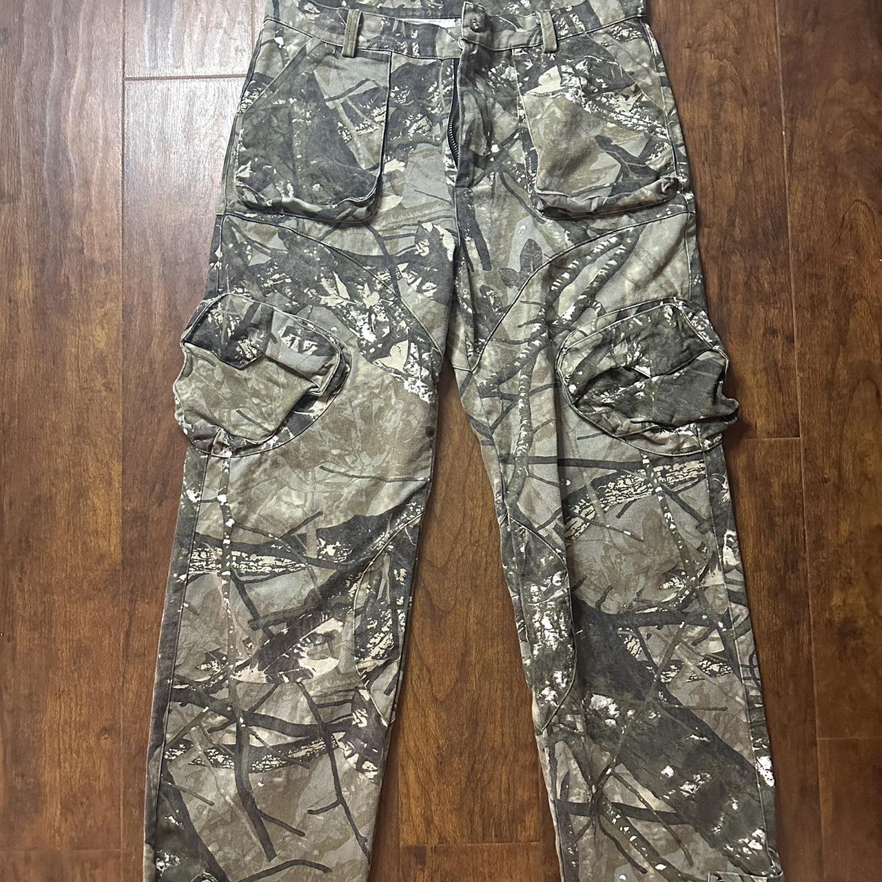 Camouflage cargo pants - Depop