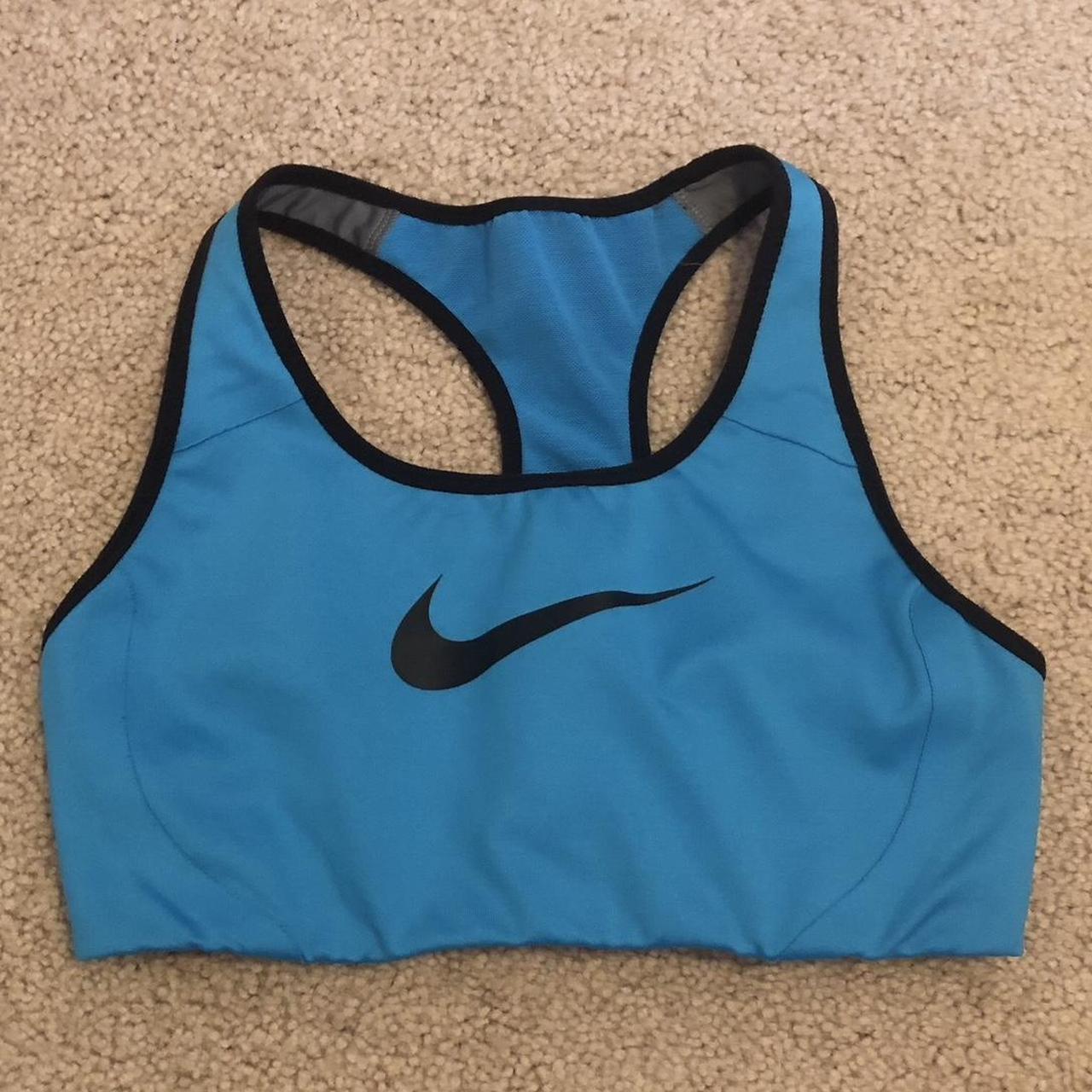 Nike sports bra (no pads) Depop