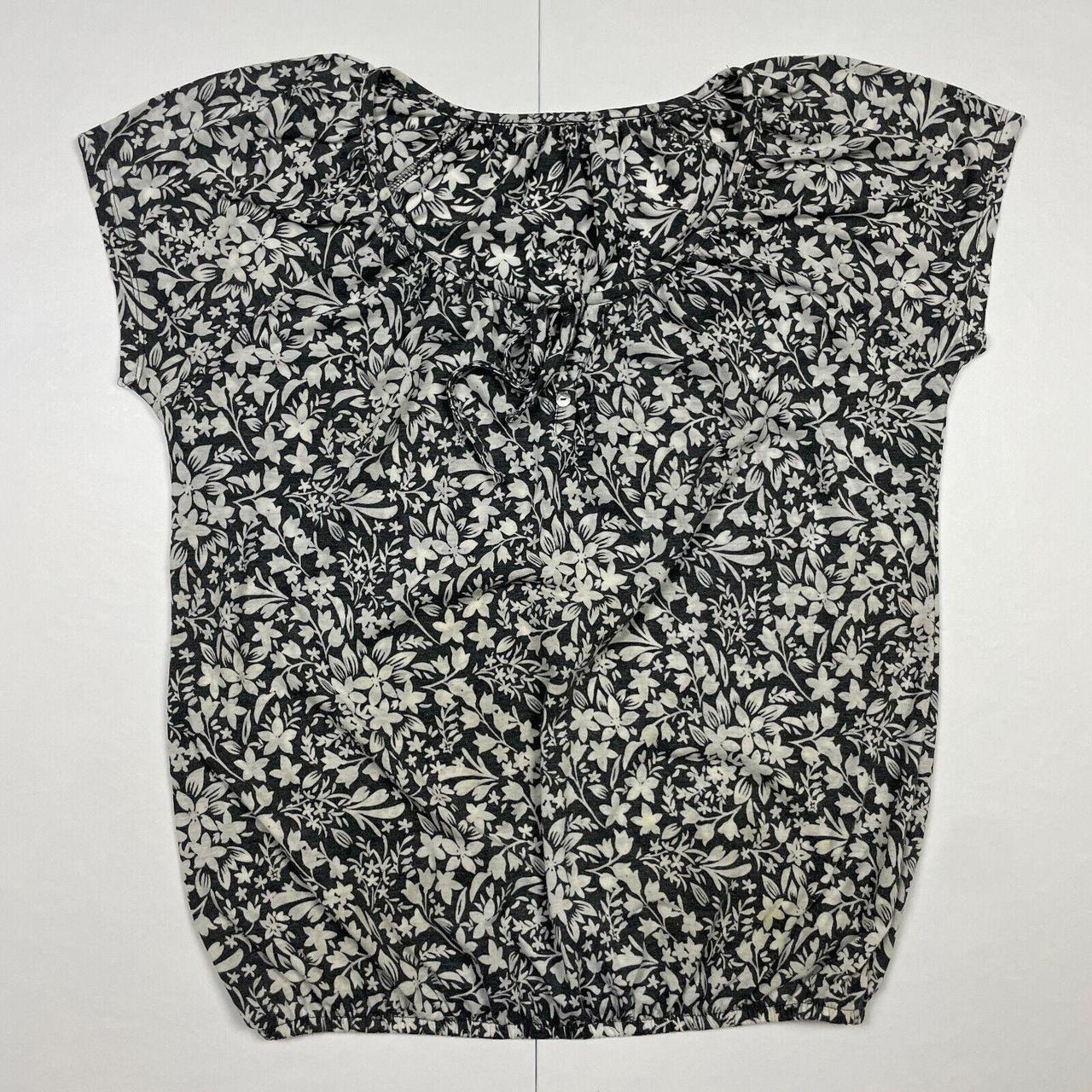 BHS Top 16 Grey Floral Print Women's Short Sleeve... - Depop