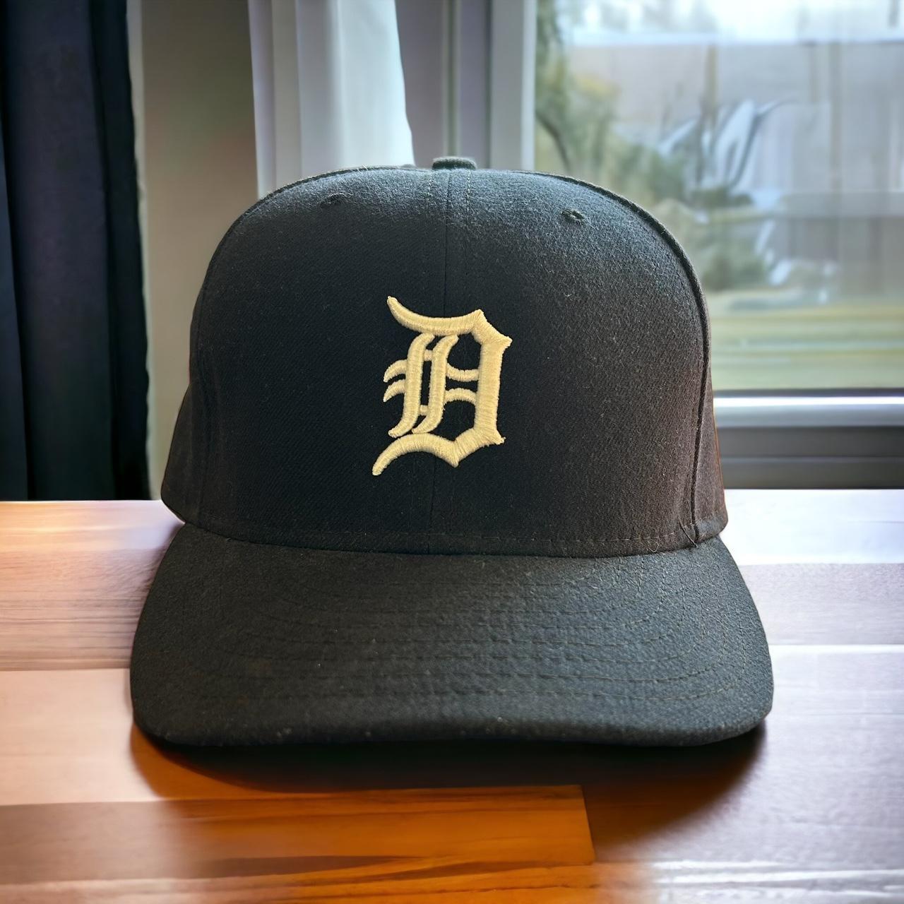 New Era Detroit Tigers Fitted Hat Condition: - Depop