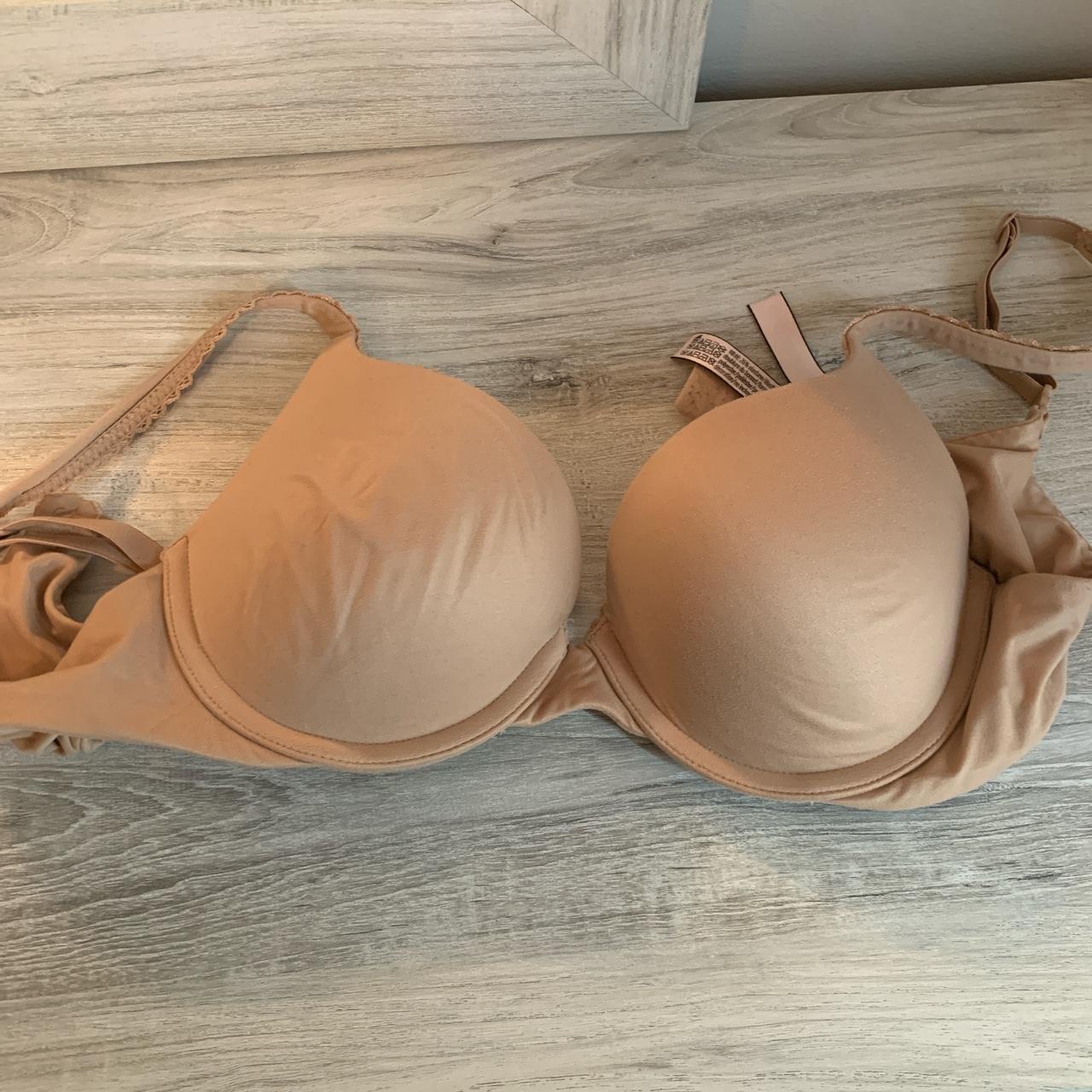 Victoria's Secret very sexy push up bra Size: 32 - Depop