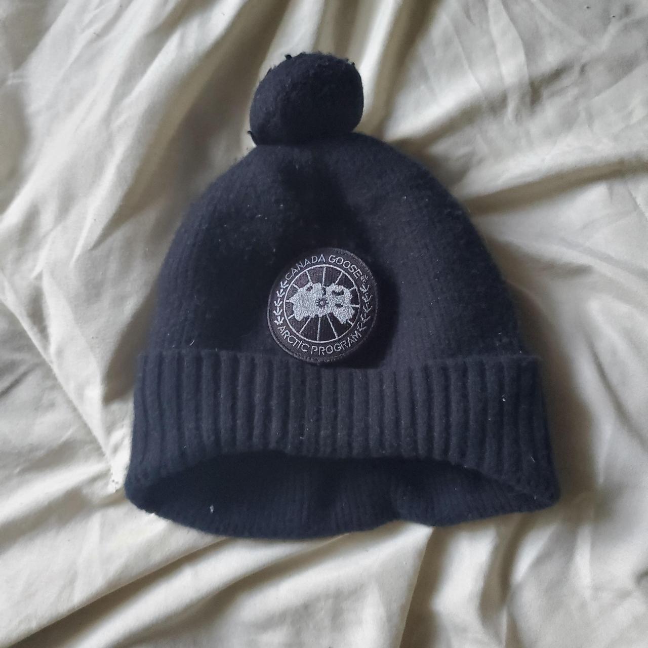 Canada goose bobble hat womens hotsell