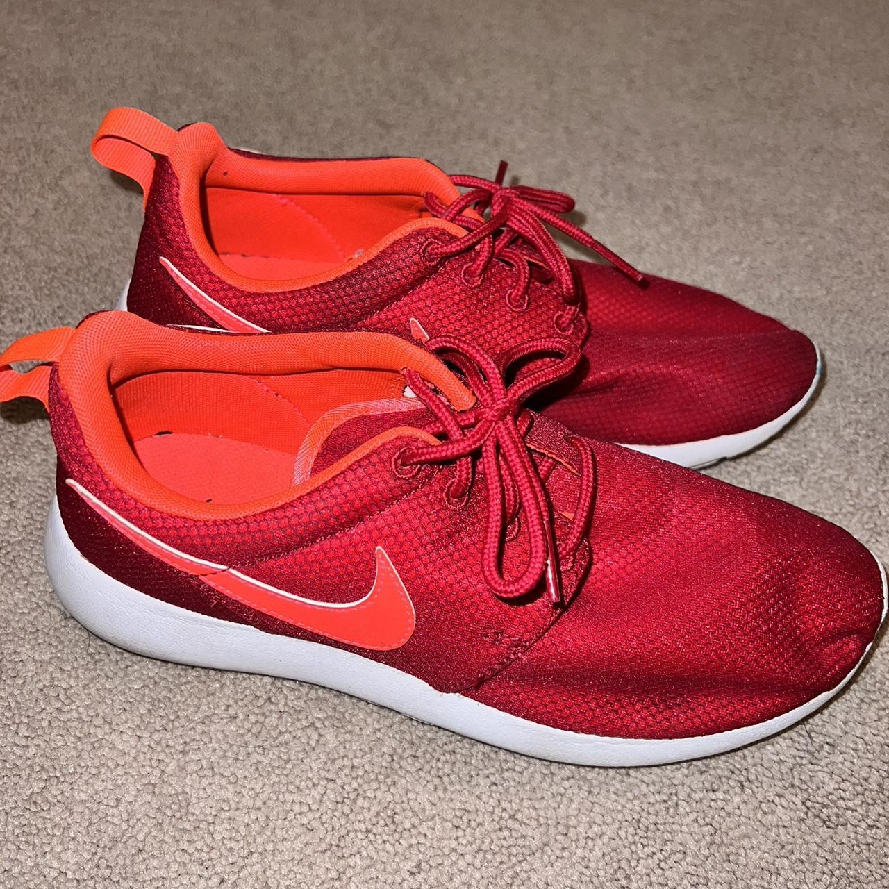 Red nike roshe shoes on sale