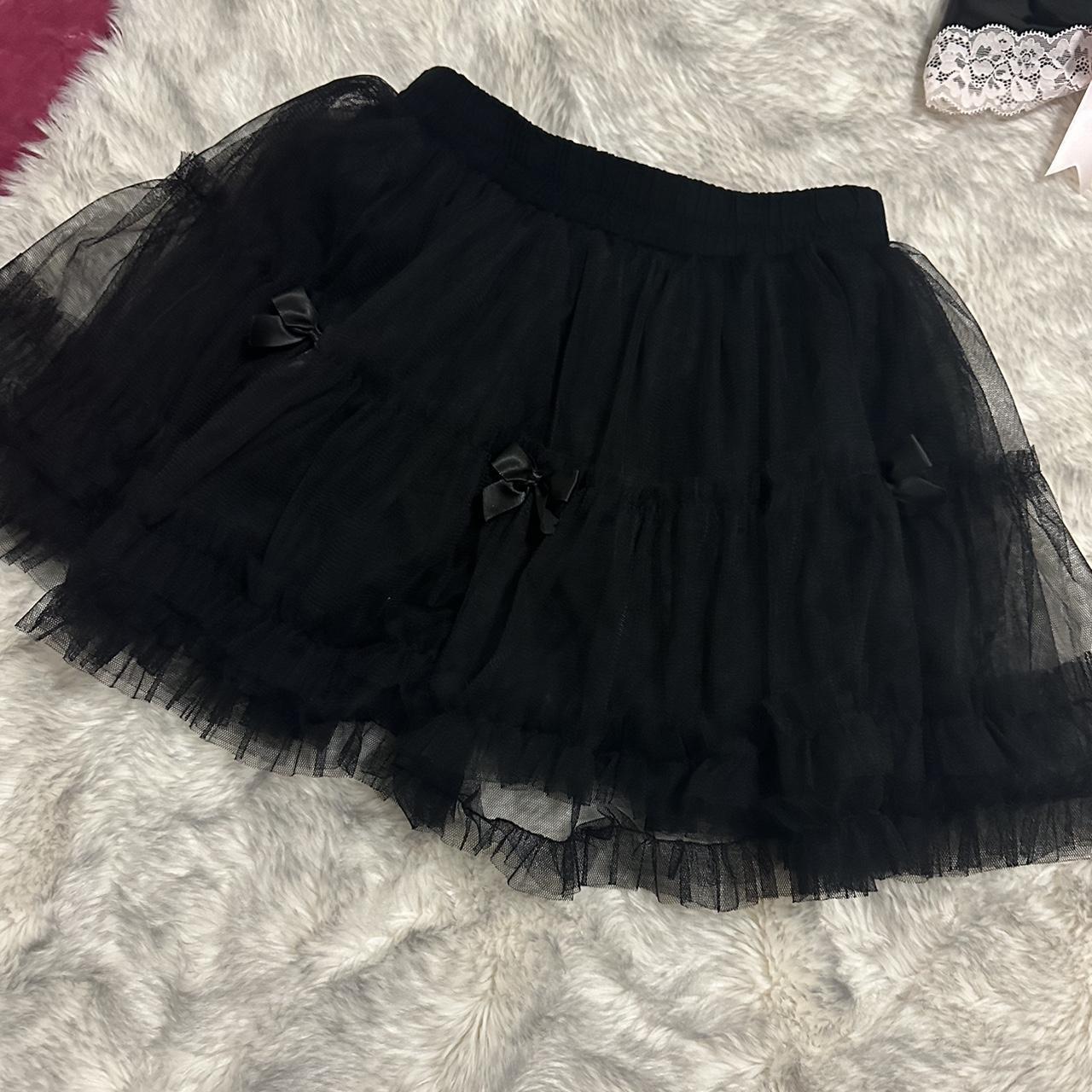 Black mini tutu skirt with bow detail Size 6/XS - Depop