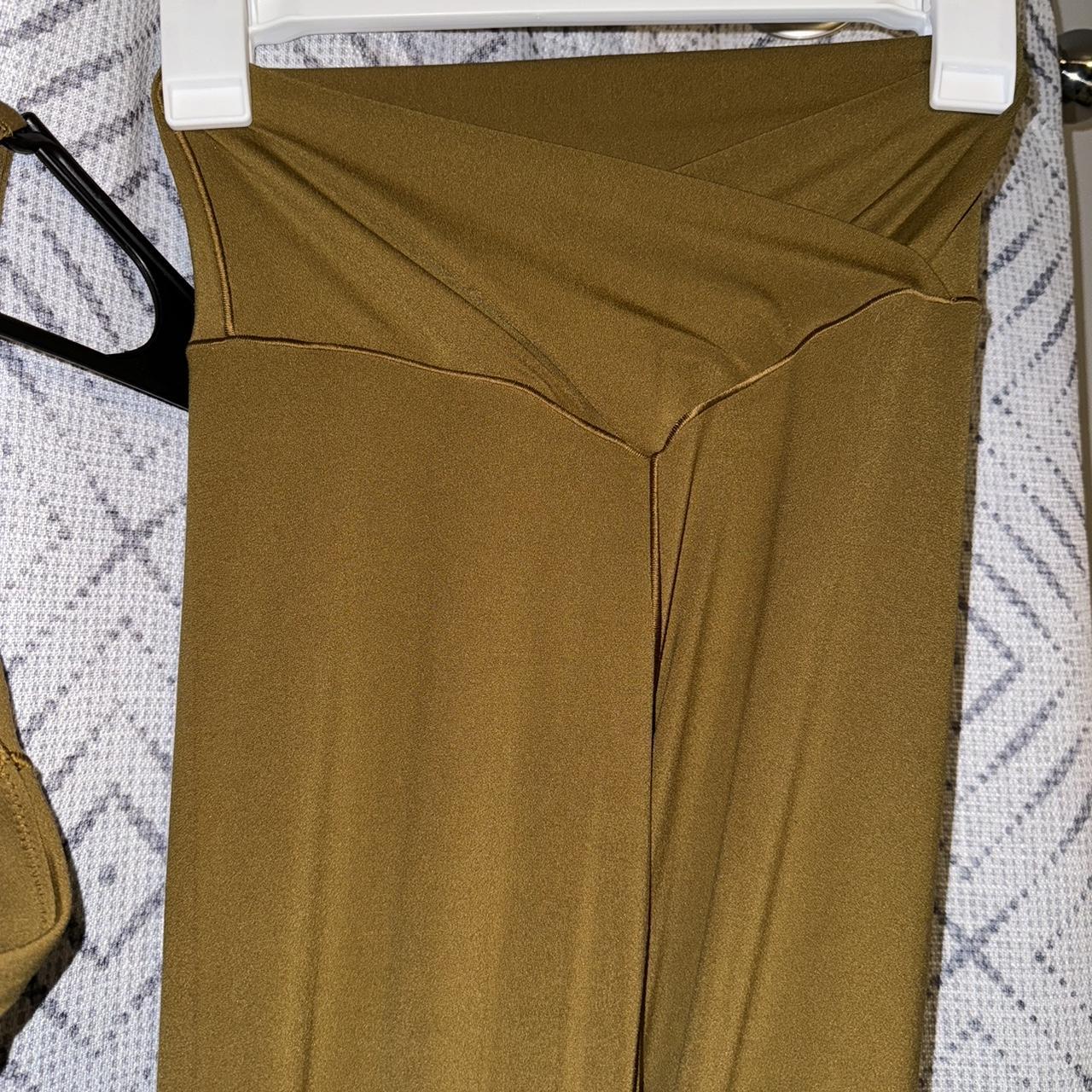 aerie brown flare leggings size small never worn !!! - Depop