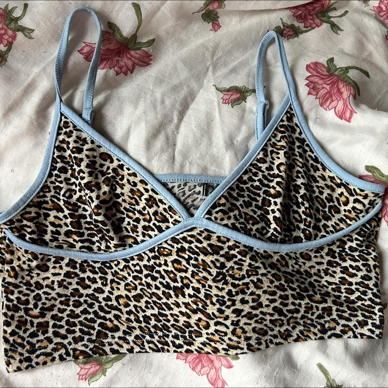 🤎LEOPARD PRINT CROP TOP! •size 8! •good condition... - Depop