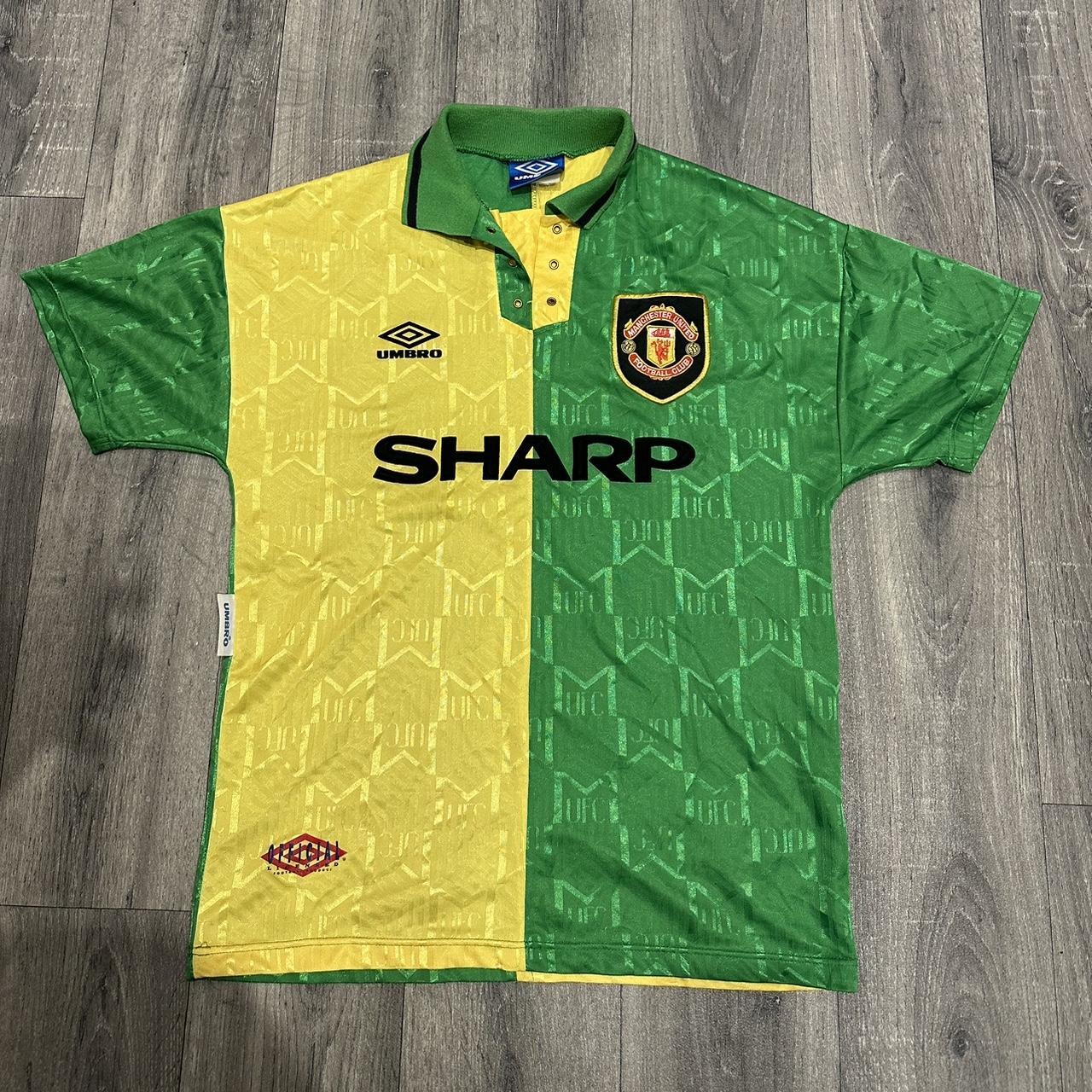 Manchester United 93/94 Away shirt M Mens Very... - Depop