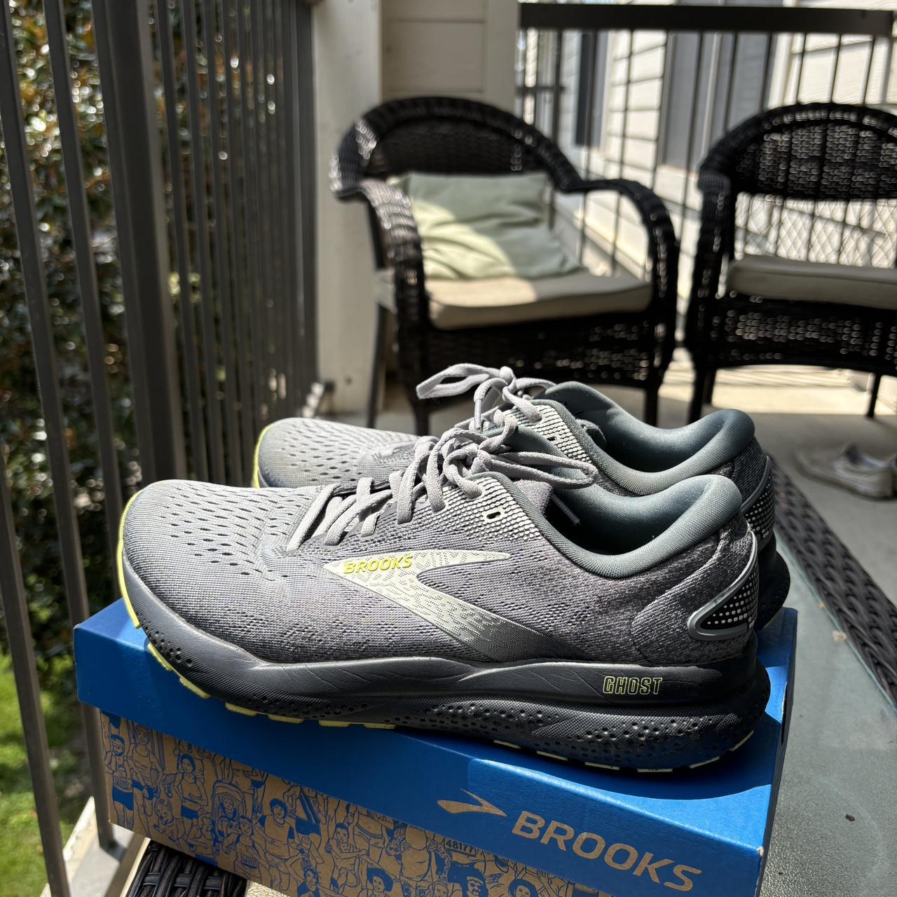 Brooks Ghost 16 grey running shoes trainers. Size