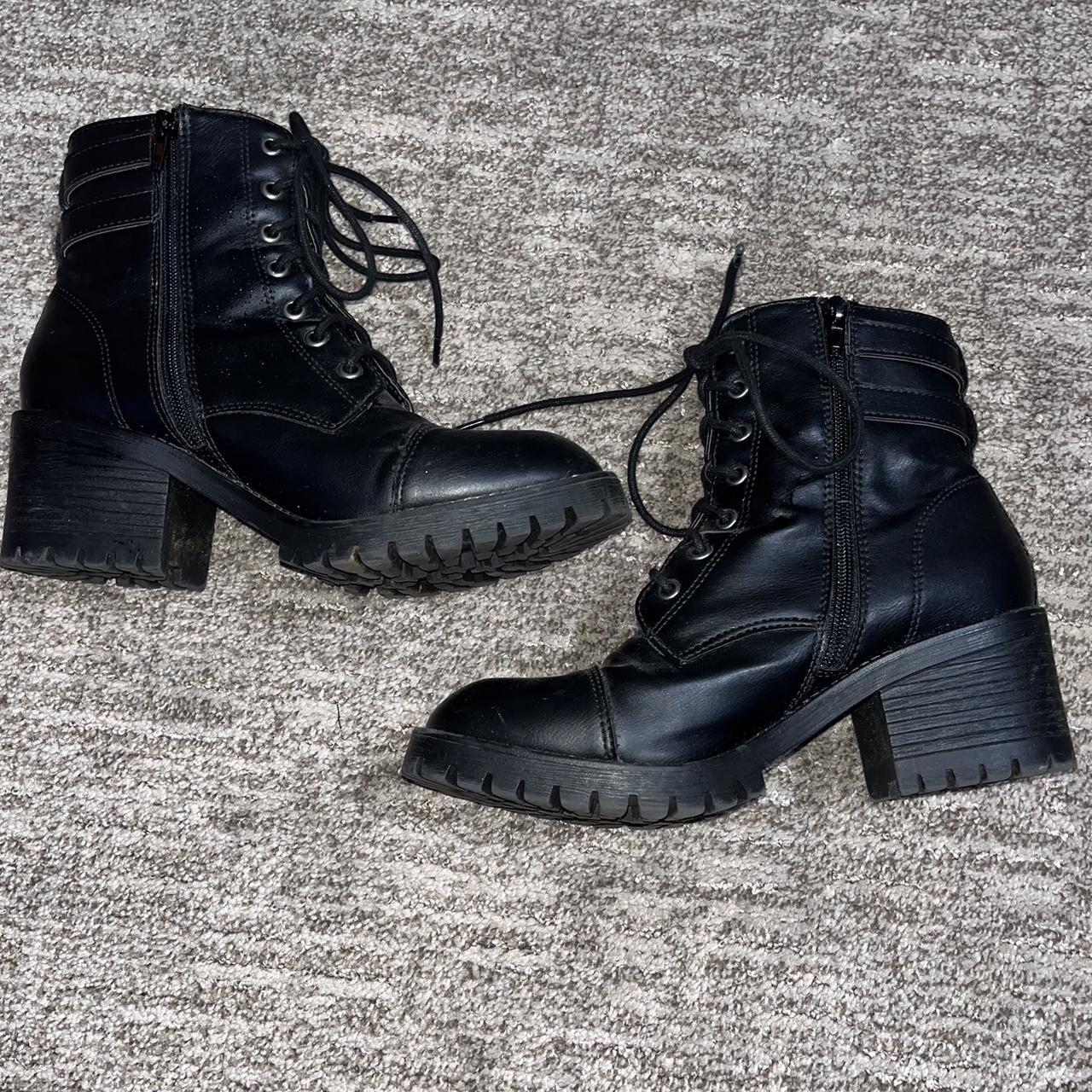 Vera wang combat outlet boots