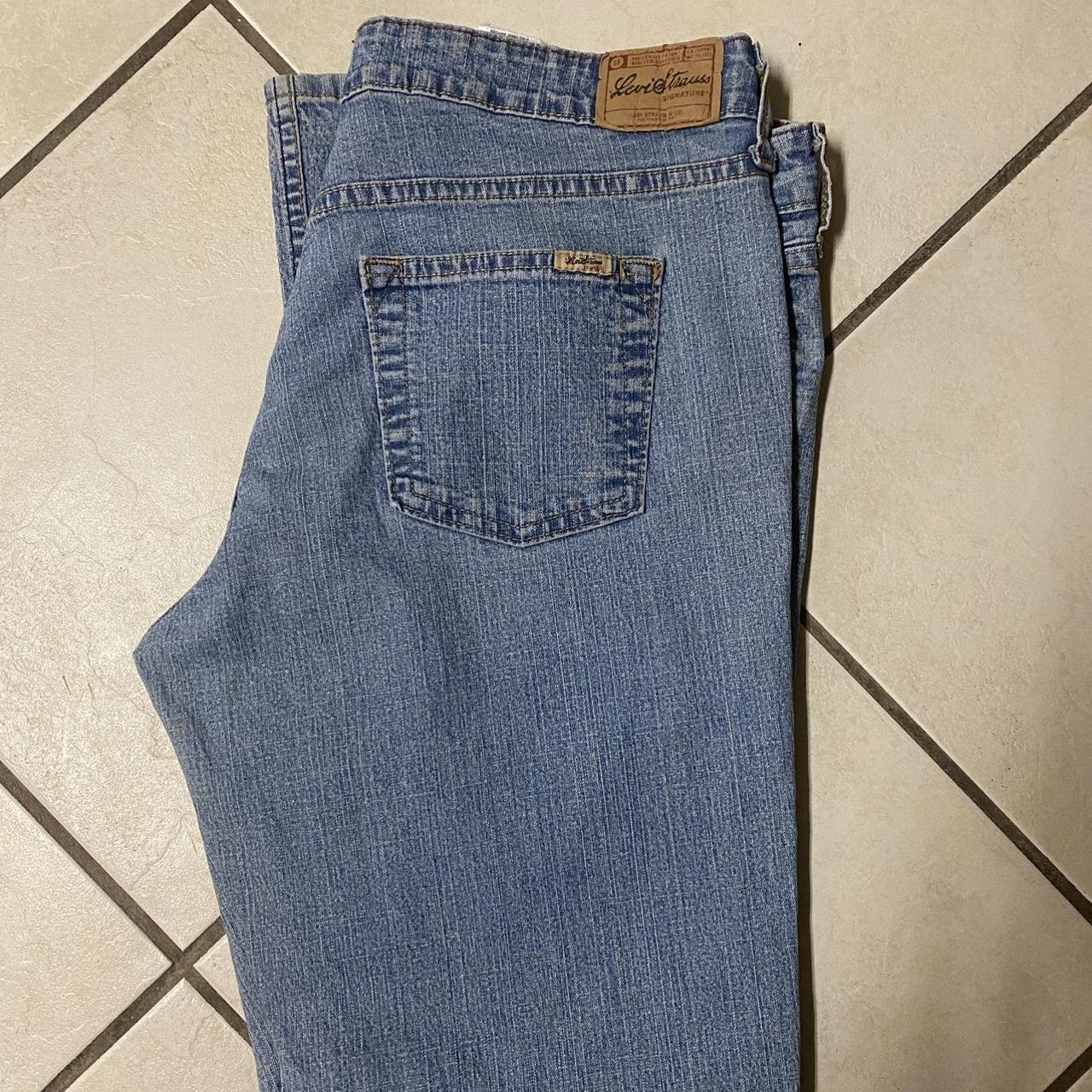 Levi's Women's Trousers | Depop