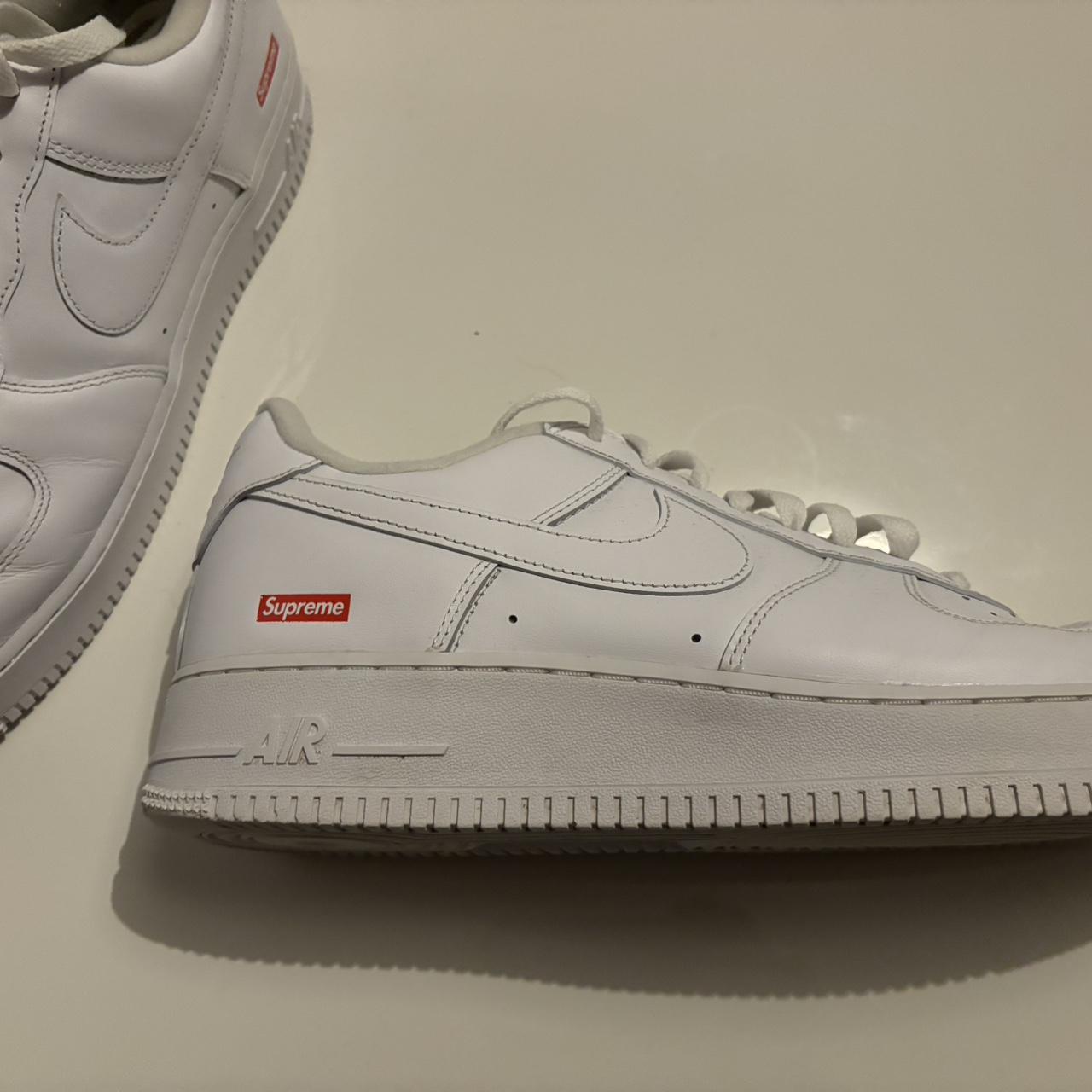 supreme air force with red laces