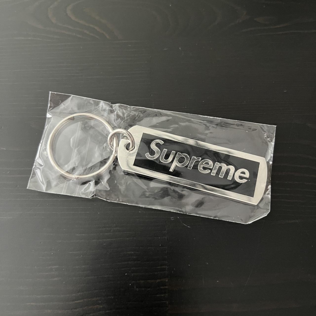 Supreme metal deals tag keychain