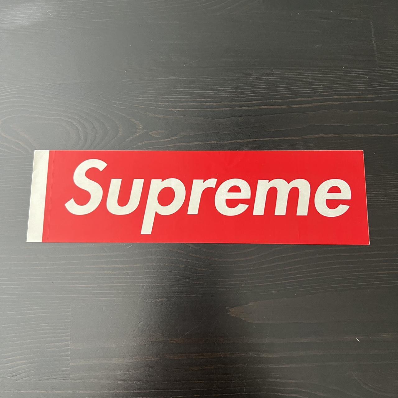 Supreme f&f box discount logo