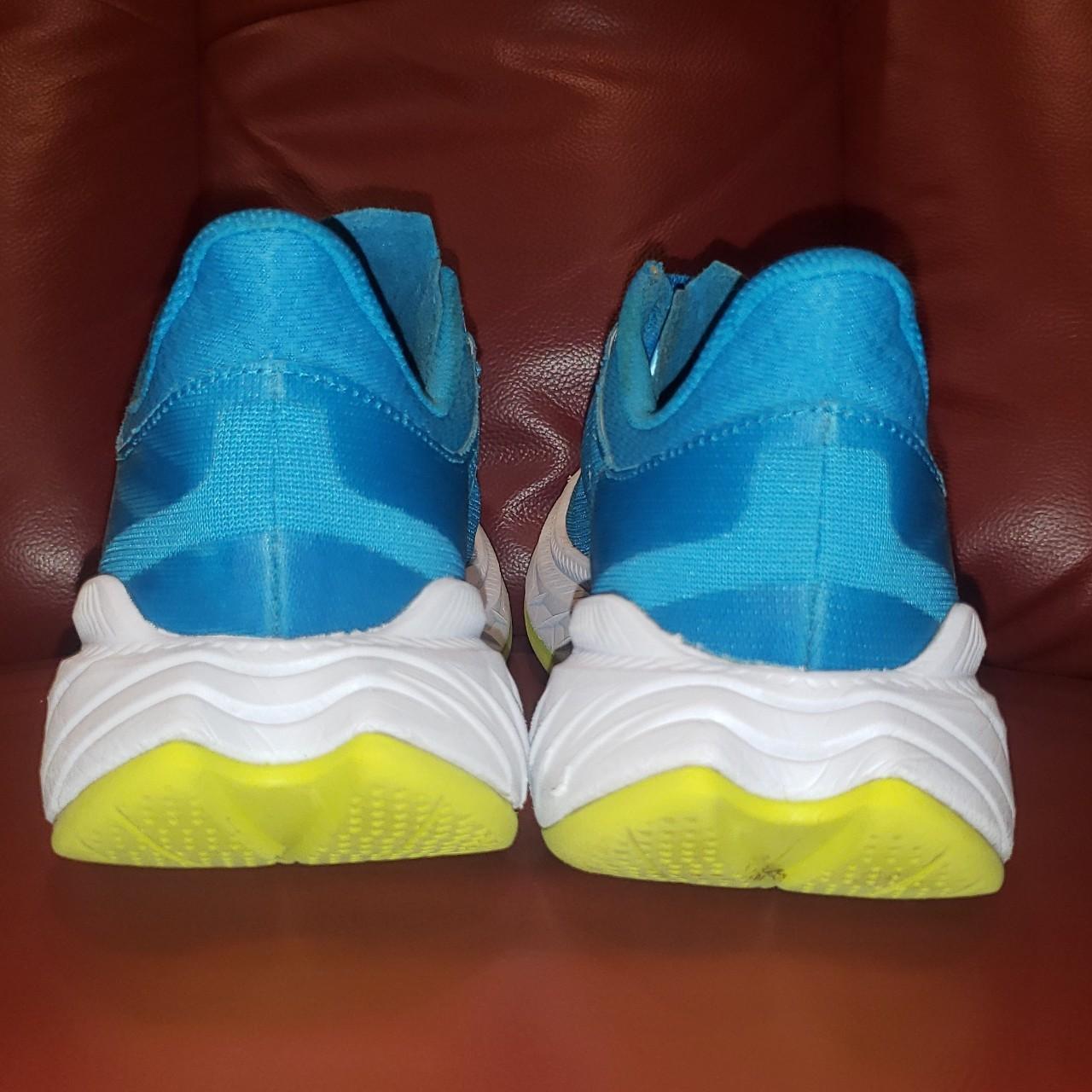 hoka one one women's carbon x