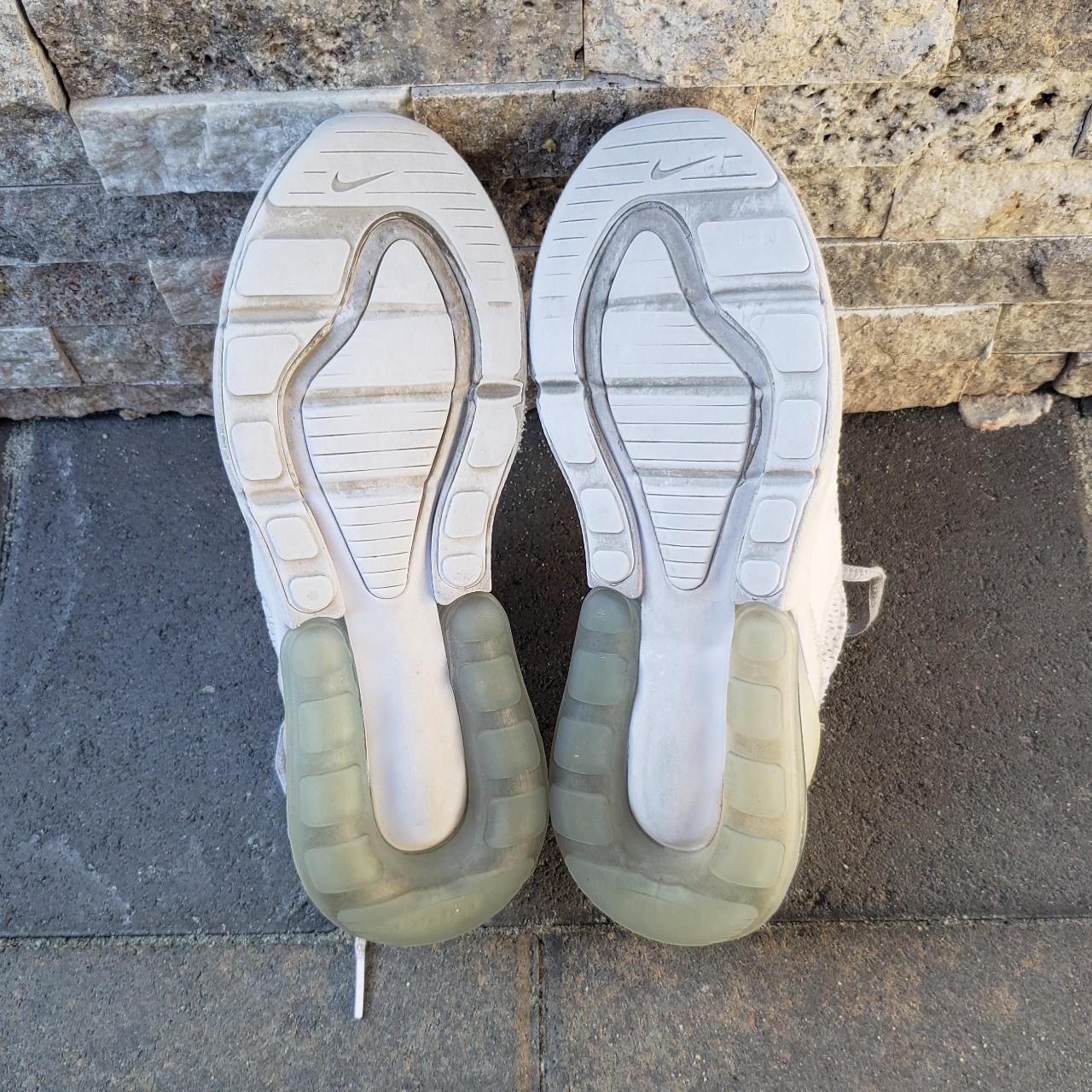 270 nike gris