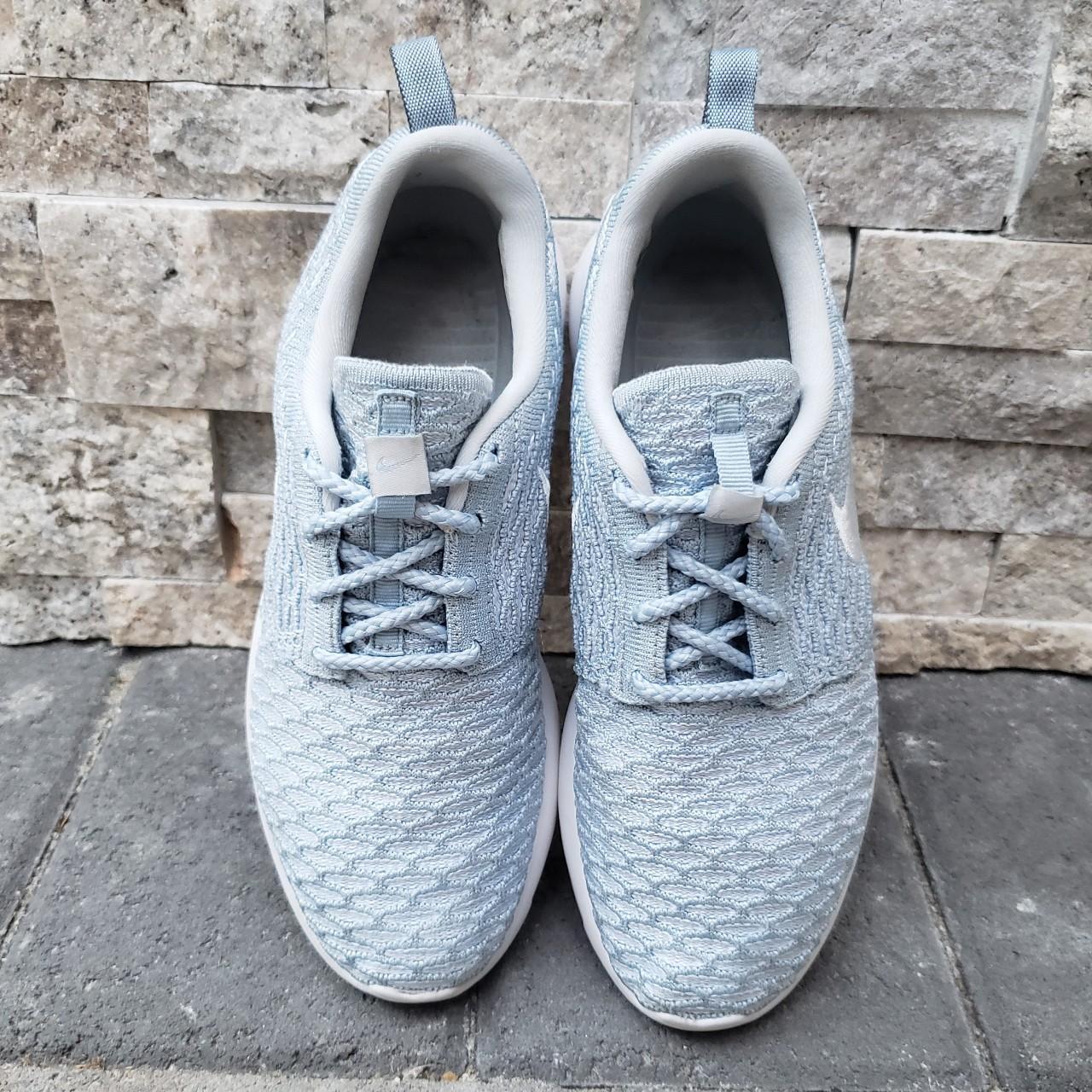 Nike roshe one flyknit grey best sale