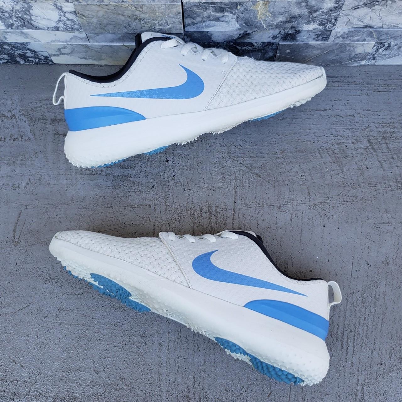 Nike roshe white and hot sale blue