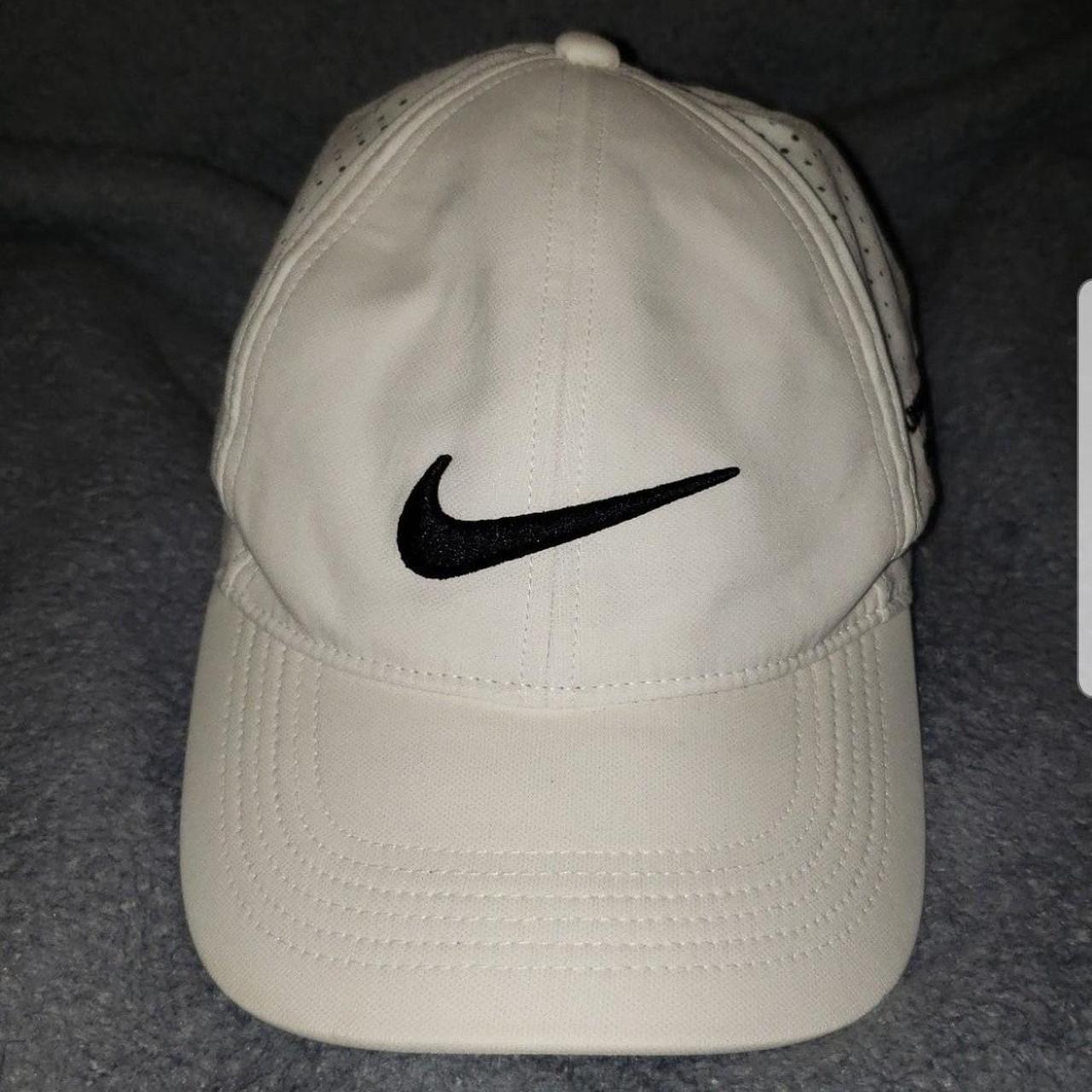 white nike golf hat mens
