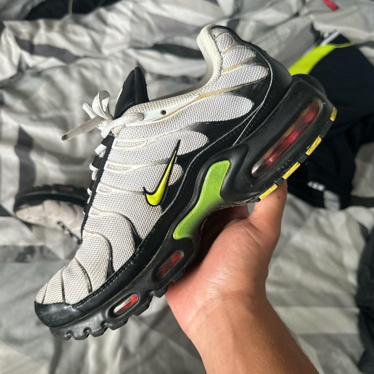 nike tn size 8 decent condition - Depop