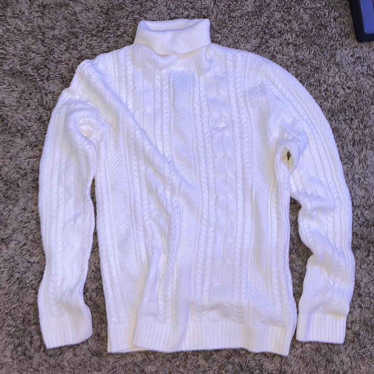 Hollister clearance white turtleneck