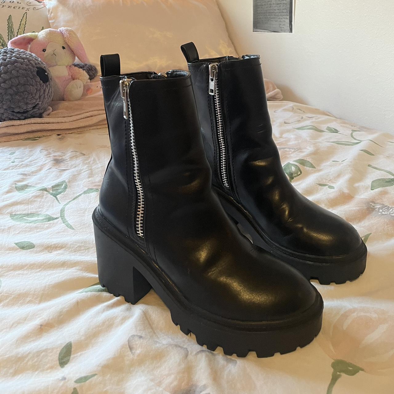 Urban Outfitters Women's Black and Silver Boots | Depop