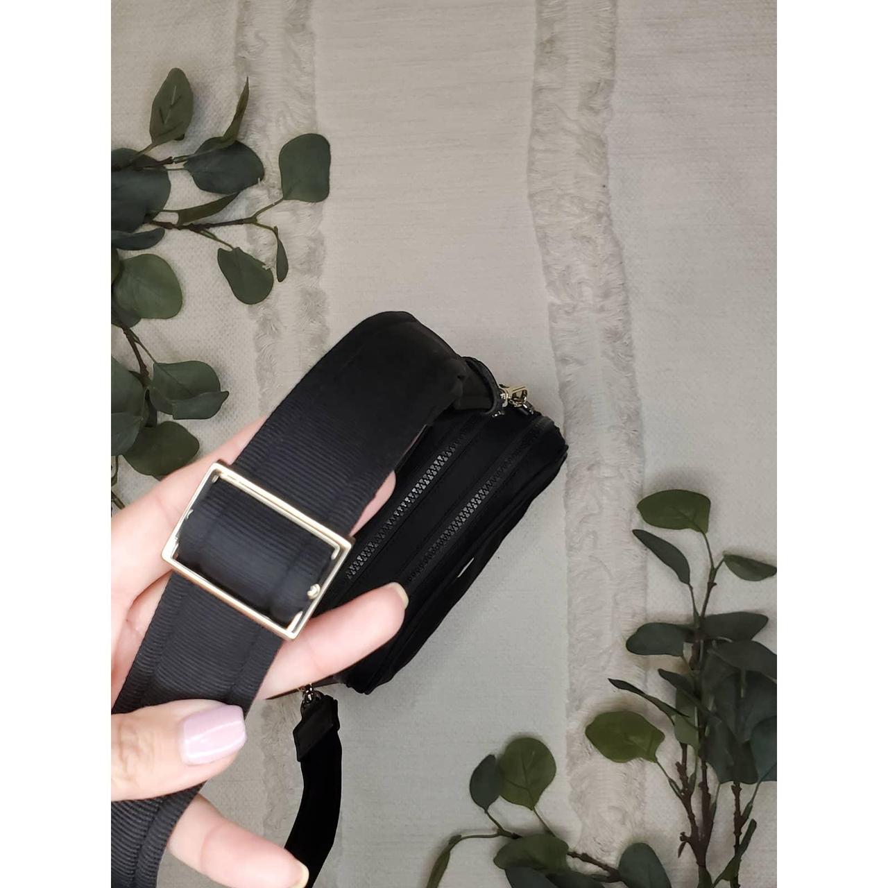 Kate spade crossbody square bag is barely used and - Depop