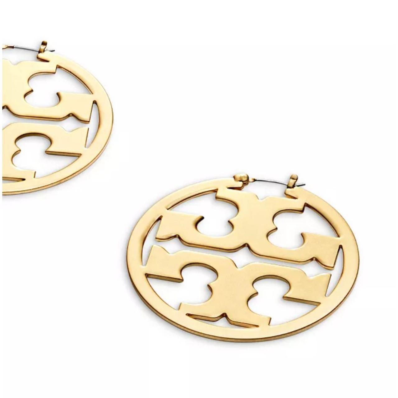 item listed by poshinit